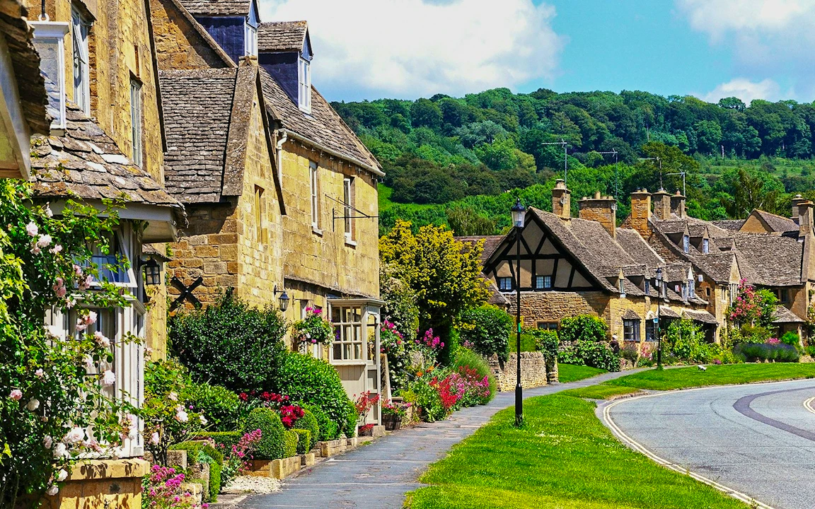 Oxford, Stratford, Cotswolds & Warwick Castle Tour